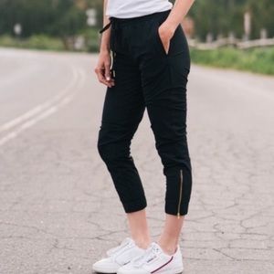 ZYIA active go everywhere zipper joggers black drawstring size XS ankle pants